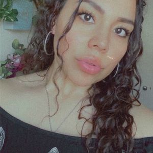 Meet your Posher, Naomi